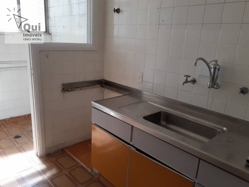 Apartamento à venda com 2 quartos, 75m² - Foto 1