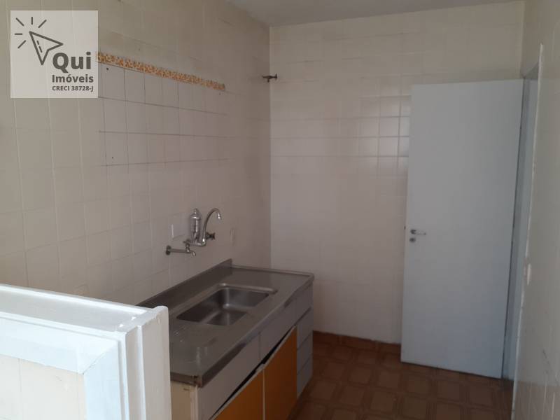 Apartamento à venda com 2 quartos, 75m² - Foto 4