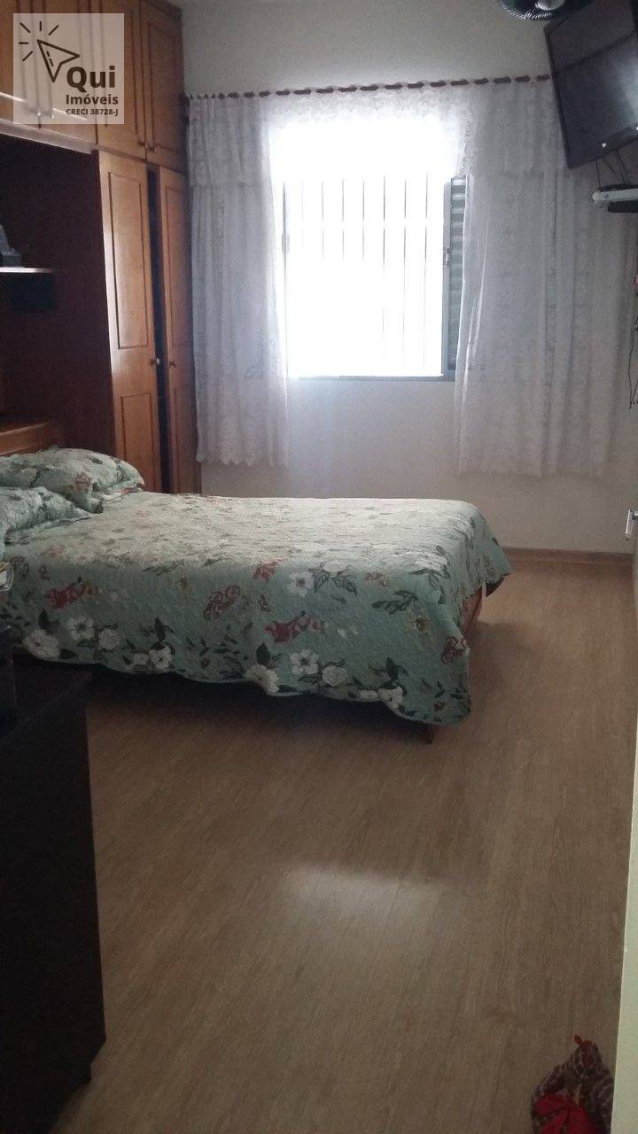 Casa à venda com 5 quartos, 200m² - Foto 9