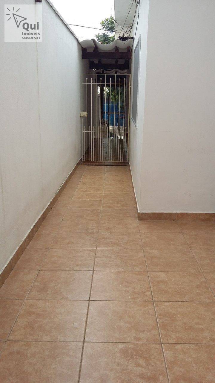 Casa à venda com 5 quartos, 200m² - Foto 14