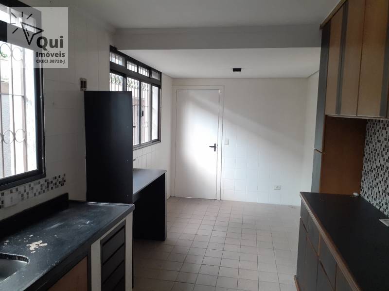 Sobrado à venda com 4 quartos, 300m² - Foto 5