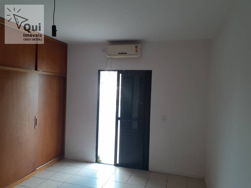 Sobrado à venda com 4 quartos, 300m² - Foto 13